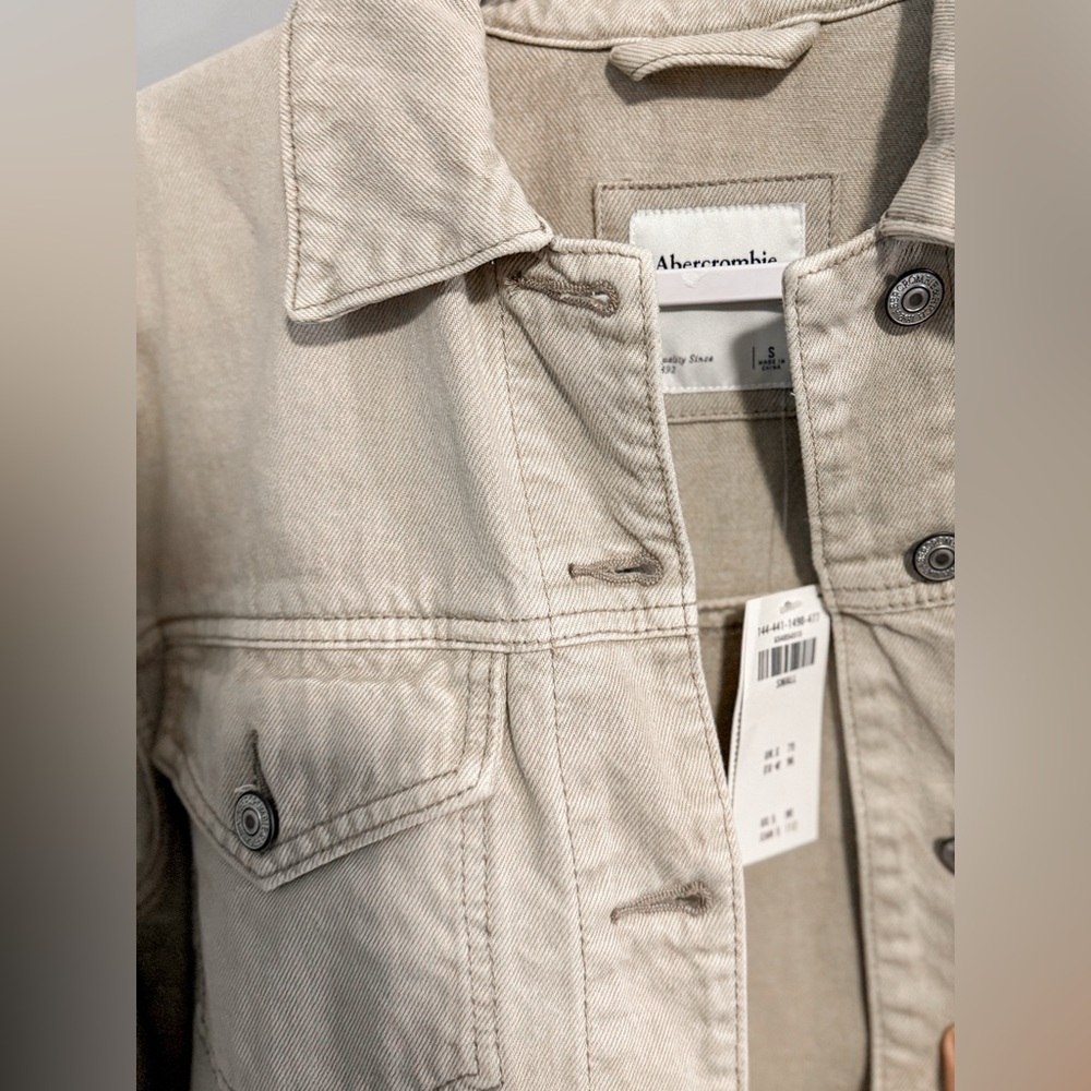 NWT Abercrombie & Fitch Beige Denim Jacket - Picture 5 of 7